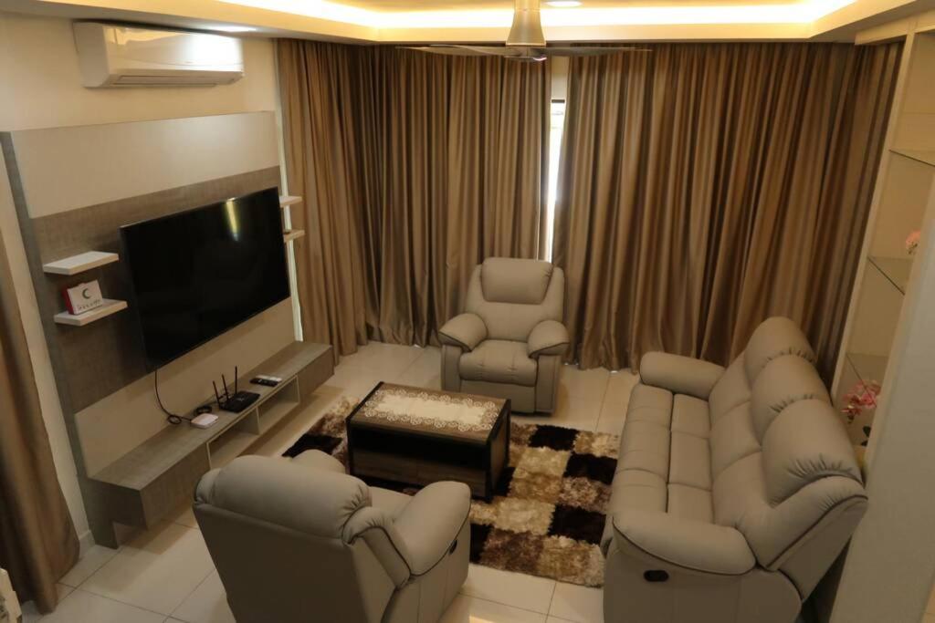 Promo Private Luxurious Nilai Vacation Home Экстерьер фото